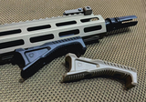 【Strike Industries】LINK Cobra Fore Grip (Black)　LINK COBRAスタイル フォアグリップ　（SI-AR-CMS-CFG-BK）
